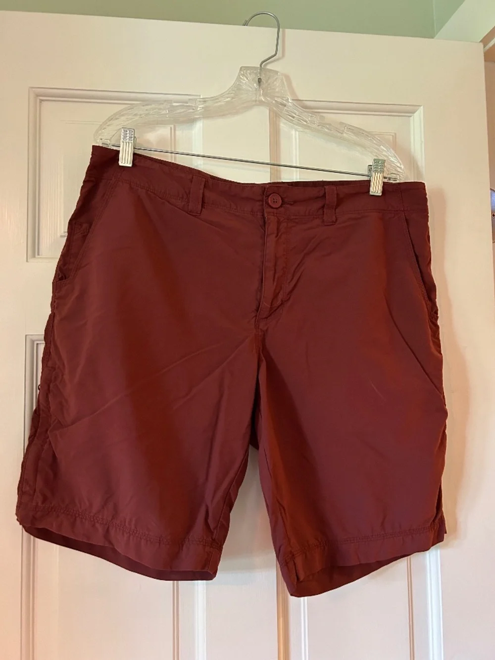 MOUNTAIN HARDWEAR MENS SHORTS SIZE 36 9.5